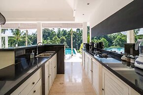 Magical Jungle Villa, 4 BR, Ubud With Staff