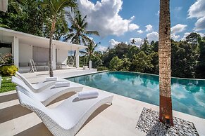 Magical Jungle Villa, 4 BR, Ubud With Staff