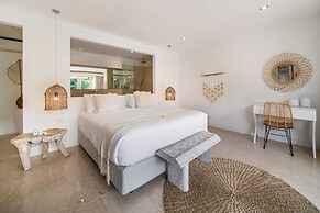 Magical Jungle Villa, 4 BR, Ubud With Staff