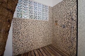 Magical Jungle Villa, 4 BR, Ubud With Staff