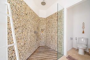 Magical Jungle Villa, 4 BR, Ubud With Staff