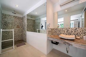 Magical Jungle Villa, 4 BR, Ubud With Staff