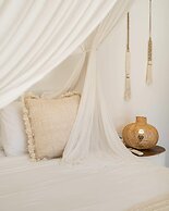 Magical Jungle Villa, 4 BR, Ubud With Staff