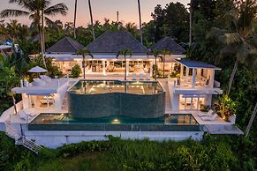 Magical Jungle Villa, 4 BR, Ubud With Staff