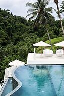 Magical Jungle Villa, 4 BR, Ubud With Staff