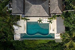 Magical Jungle Villa, 4 BR, Ubud With Staff