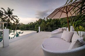 Magical Jungle Villa, 4 BR, Ubud With Staff