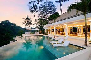 Magical Jungle Villa, 4 BR, Ubud With Staff