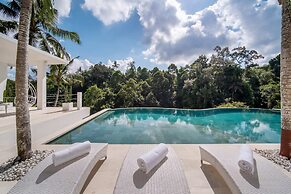 Magical Jungle Villa, 4 BR, Ubud With Staff