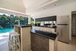 Magical Jungle Villa, 4 BR, Ubud With Staff