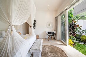 Magical Jungle Villa, 4 BR, Ubud With Staff