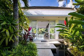 Magical Jungle Villa, 4 BR, Ubud With Staff