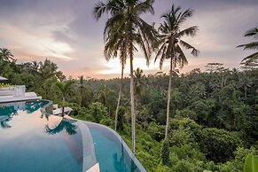 Magical Jungle Villa, 4 BR, Ubud With Staff