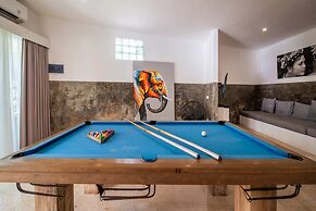 Magical Jungle Villa, 4 BR, Ubud With Staff