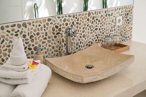 Magical Jungle Villa, 4 BR, Ubud With Staff