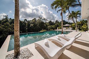 Limitless Jungle Villas Complex, 5 BR, Ubud With Staff