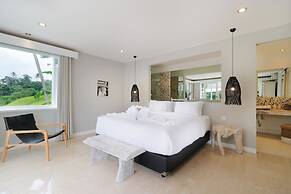 Limitless Jungle Villas Complex, 5 BR, Ubud With Staff