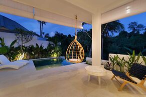 Limitless Jungle Villas Complex, 5 BR, Ubud With Staff