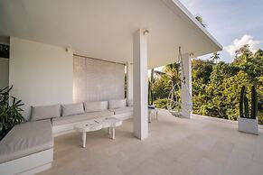 Limitless Jungle Villas Complex, 5 BR, Ubud With Staff