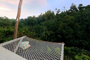 Limitless Jungle Villas Complex, 5 BR, Ubud With Staff