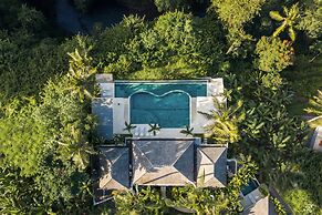 Limitless Jungle Villas Complex, 5 BR, Ubud With Staff
