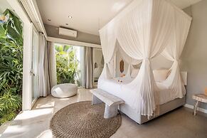 Limitless Jungle Villas Complex, 5 BR, Ubud With Staff