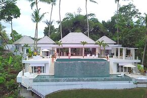 Limitless Jungle Villas Complex, 5 BR, Ubud With Staff