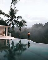Limitless Jungle Villas Complex, 5 BR, Ubud With Staff