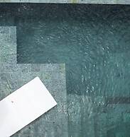 Limitless Jungle Villas Complex, 5 BR, Ubud With Staff