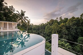 Limitless Jungle Villas Complex, 5 BR, Ubud With Staff
