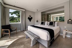 Limitless Jungle Villas Complex, 5 BR, Ubud With Staff