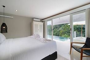 Limitless Jungle Villas Complex, 5 BR, Ubud With Staff