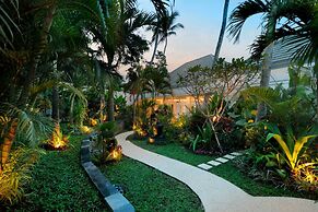 Limitless Jungle Villas Complex, 5 BR, Ubud With Staff