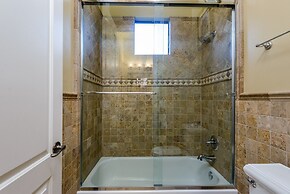 Casa Sunridge 5 Bedroom Home by Redawning