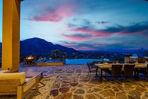 Casa Sunridge 5 Bedroom Home by Redawning