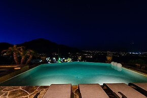 Casa Sunridge 5 Bedroom Home by Redawning