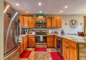 Tree Tops by HoneyBear Cabins