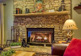 Tree Tops by HoneyBear Cabins