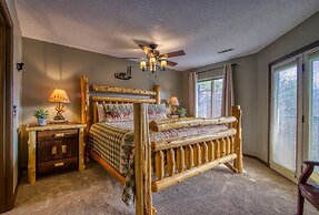 Tree Tops by HoneyBear Cabins