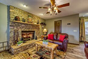 Tree Tops by HoneyBear Cabins