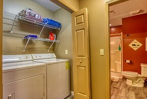 Tree Tops by HoneyBear Cabins