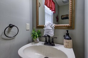 Tree Tops by HoneyBear Cabins