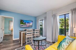 Stylish Condo CDC Standards Private Balcony 2BD 2BA 6en165