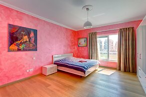 Seafront Apartment in Sliema With Pool, Upmarket Complex