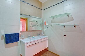 Seafront Apartment in Sliema With Pool, Upmarket Complex