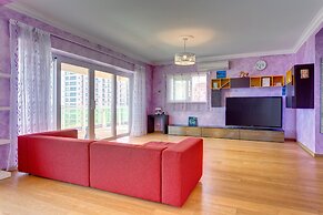 Seafront Apartment in Sliema With Pool, Upmarket Complex