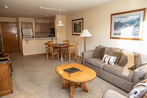 1538 Lakeshore 1 Bedroom Condo by RedAwning