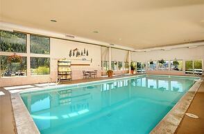 1538 Lakeshore 1 Bedroom Condo by RedAwning