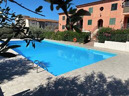 Apartment - Sleeps 3 & Swimming Pool