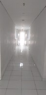 Studio Room Apartment Aeropolis by Rusdi